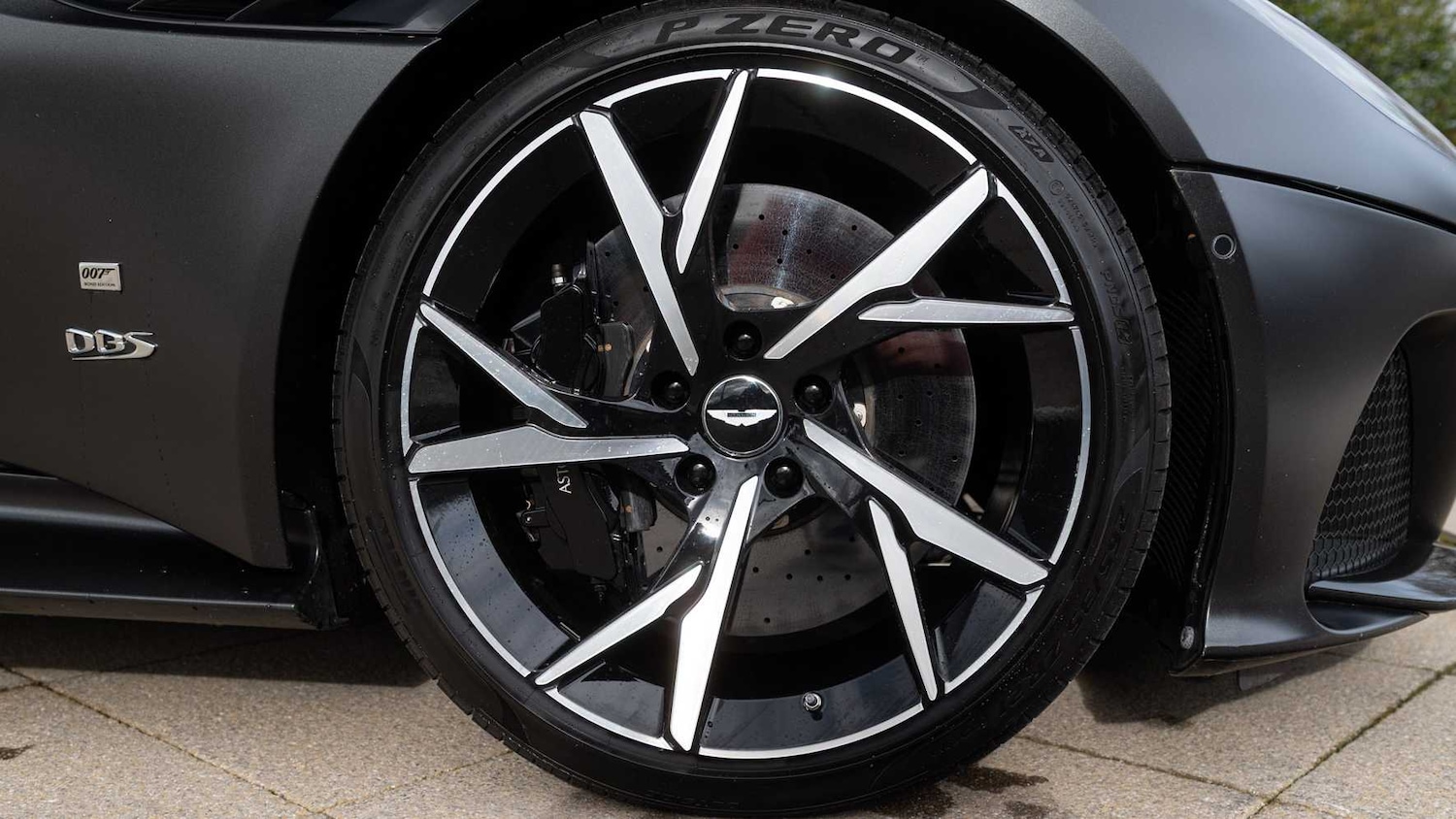 Used Aston Martin DBS 2021 for sale - 77674643: Photo 4