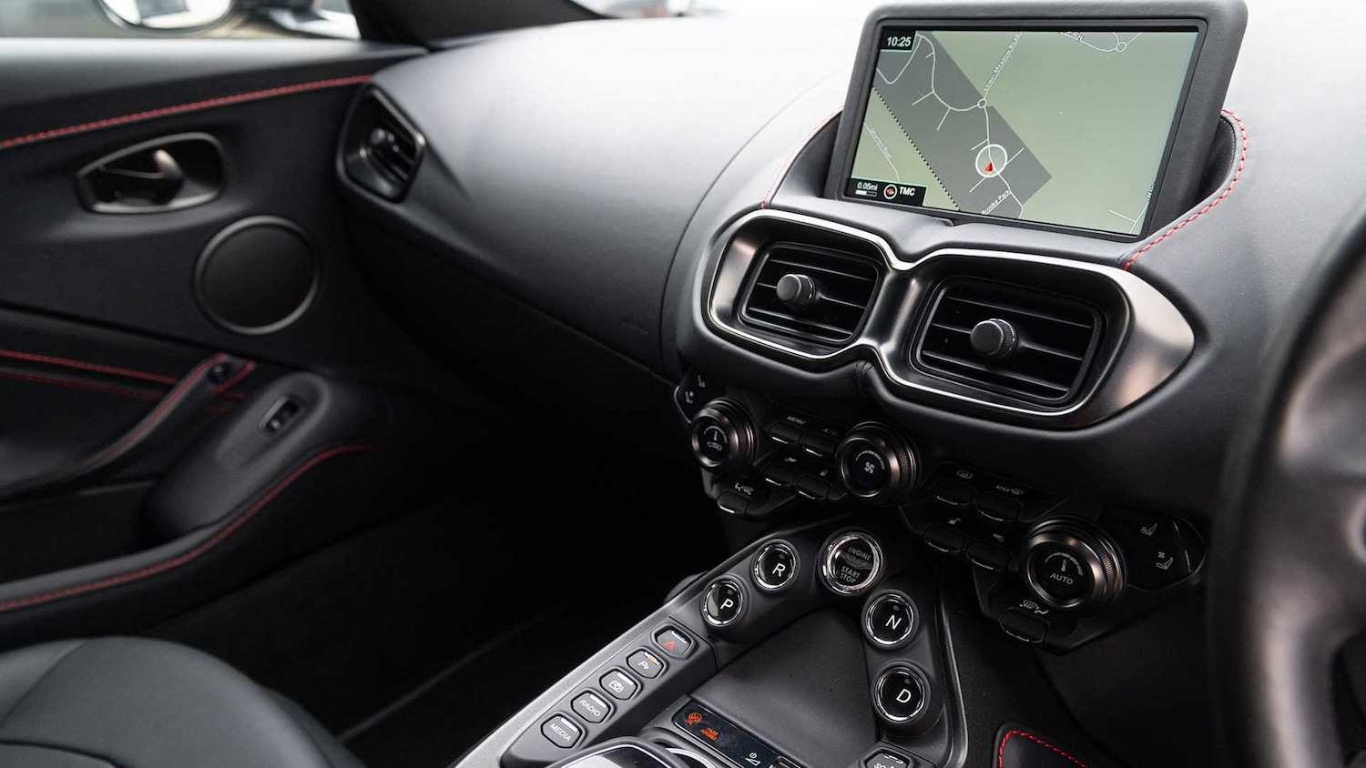 Used Aston Martin Vantage 2022 for sale - 76170106: Photo 10
