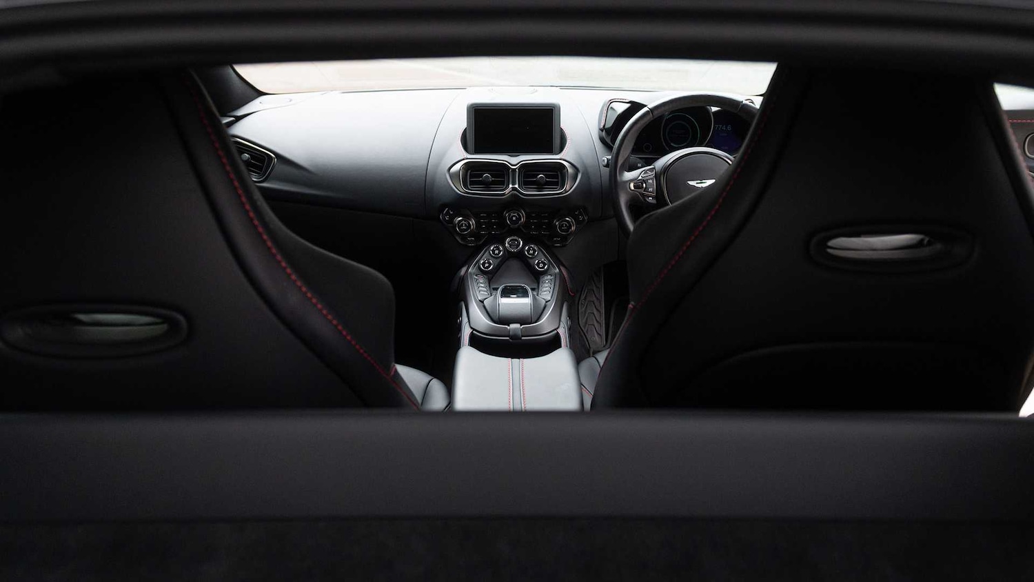 Used Aston Martin Vantage 2022 for sale - 76170106: Photo 27