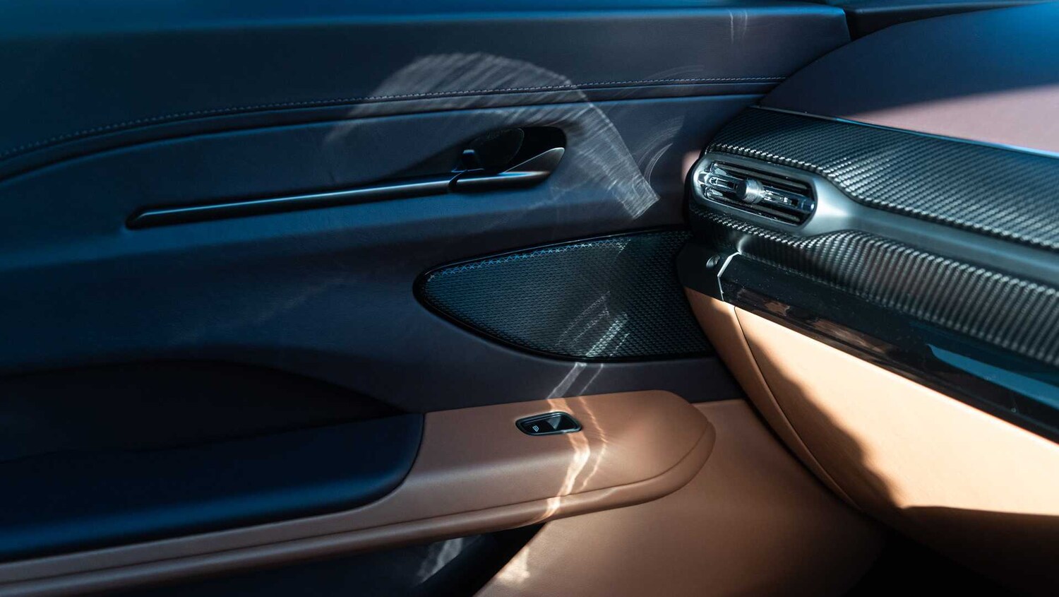 Used Aston Martin Vantage 2025 for sale - 77373806: Photo 30