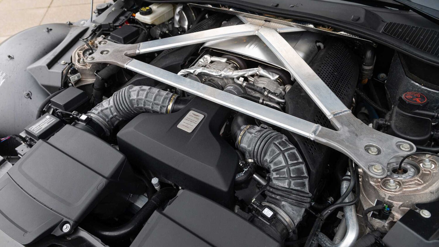 Used Aston Martin Vantage 2023 for sale - 76242475: Photo 13