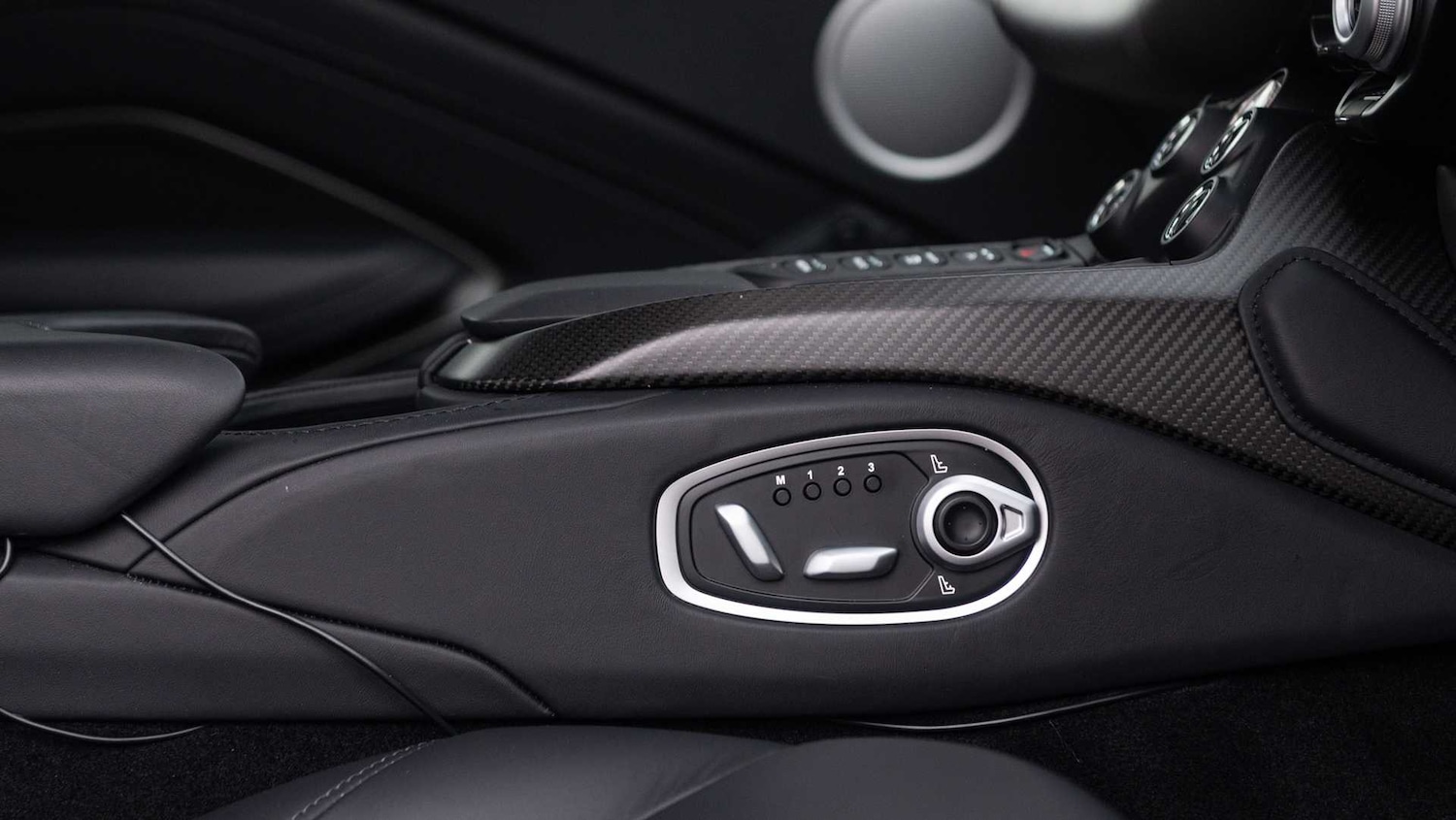 Used Aston Martin Vantage 2023 for sale - 76242475: Photo 14