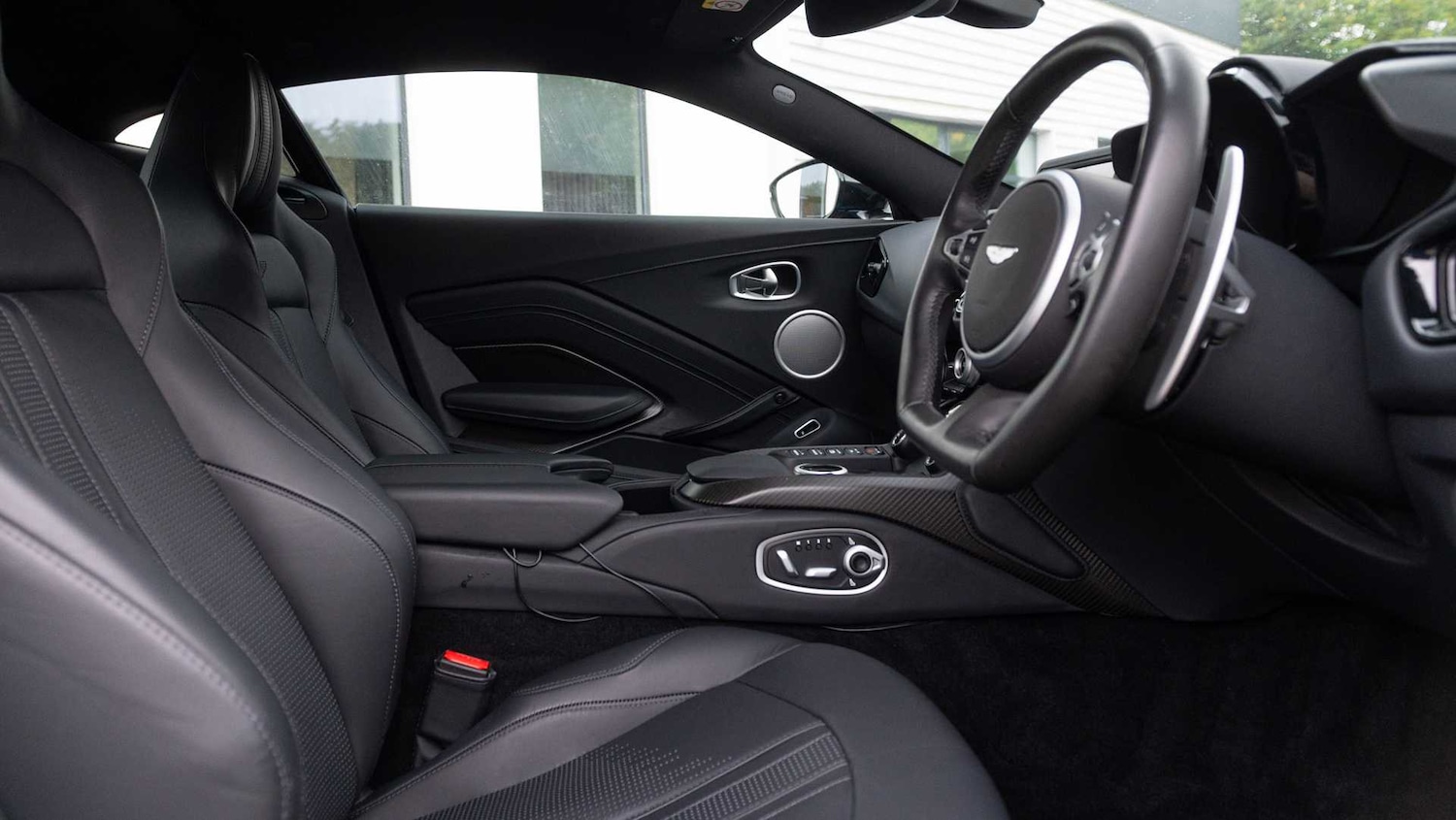 Used Aston Martin Vantage 2023 for sale - 76242475: Photo 27