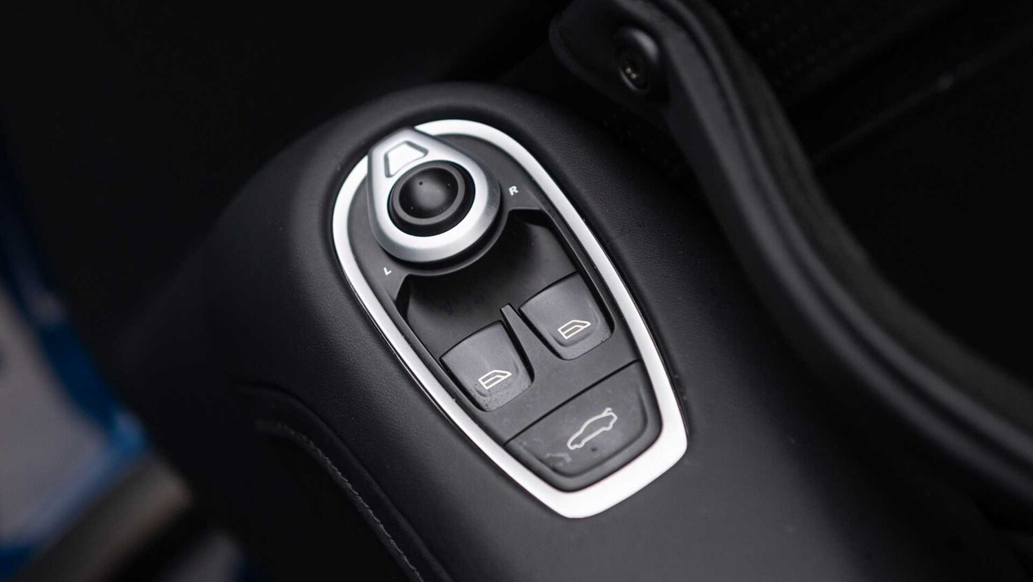 Used Aston Martin Vantage 2023 for sale - 76242475: Photo 30