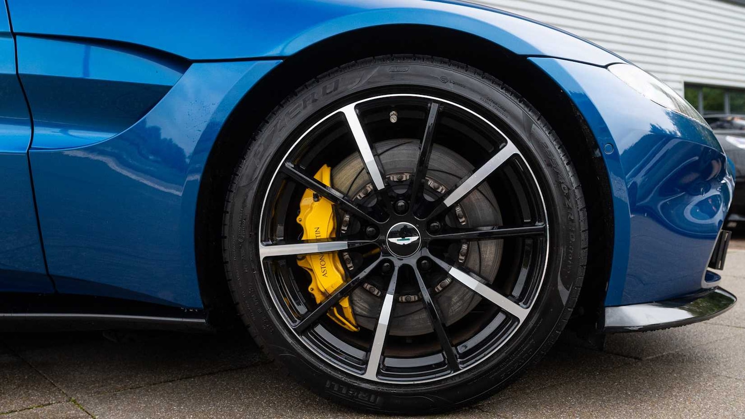 Used Aston Martin Vantage 2023 for sale - 76242475: Photo 4