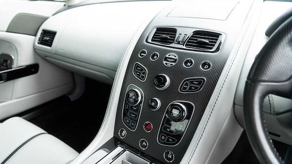 Used Aston Martin Vantage 2015 for sale - 76329309: Photo 10