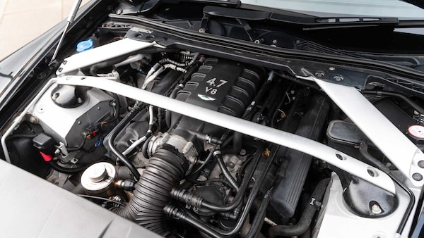 Used Aston Martin Vantage 2015 for sale - 76329309: Photo 13