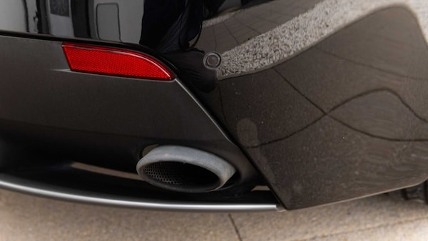 Used Aston Martin Vantage 2015 for sale - 76329309: Photo 16