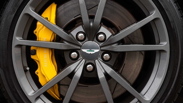 Used Aston Martin Vantage 2015 for sale - 76329309: Photo 17
