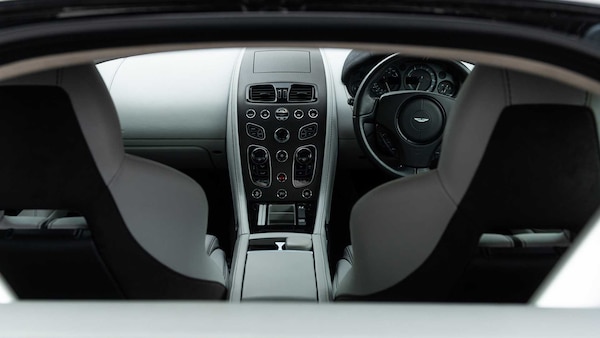 Used Aston Martin Vantage 2015 for sale - 76329309: Photo 27