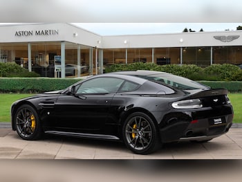 Used Aston Martin Vantage 2015 for sale - 76329309: Photo 2