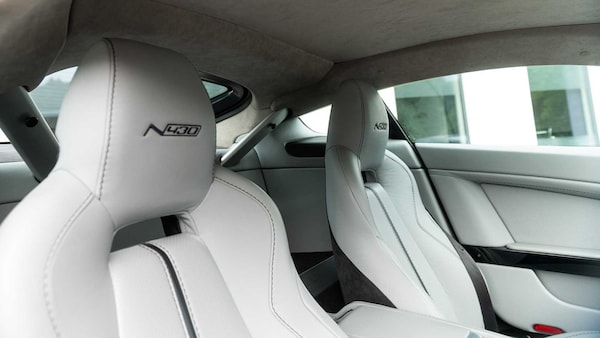 Used Aston Martin Vantage 2015 for sale - 76329309: Photo 30