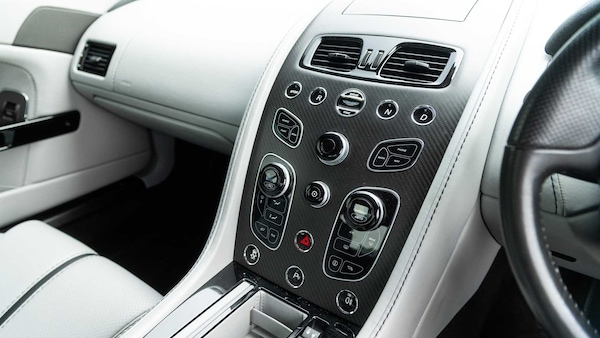 Used Aston Martin Vantage 2015 for sale - 76329309: Photo 33
