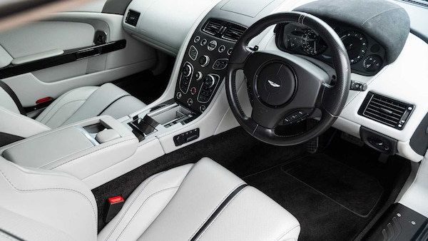 Used Aston Martin Vantage 2015 for sale - 76329309: Photo 3