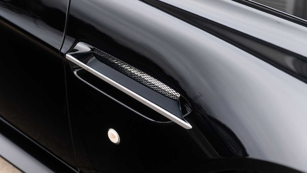 Used Aston Martin Vantage 2015 for sale - 76329309: Photo 9