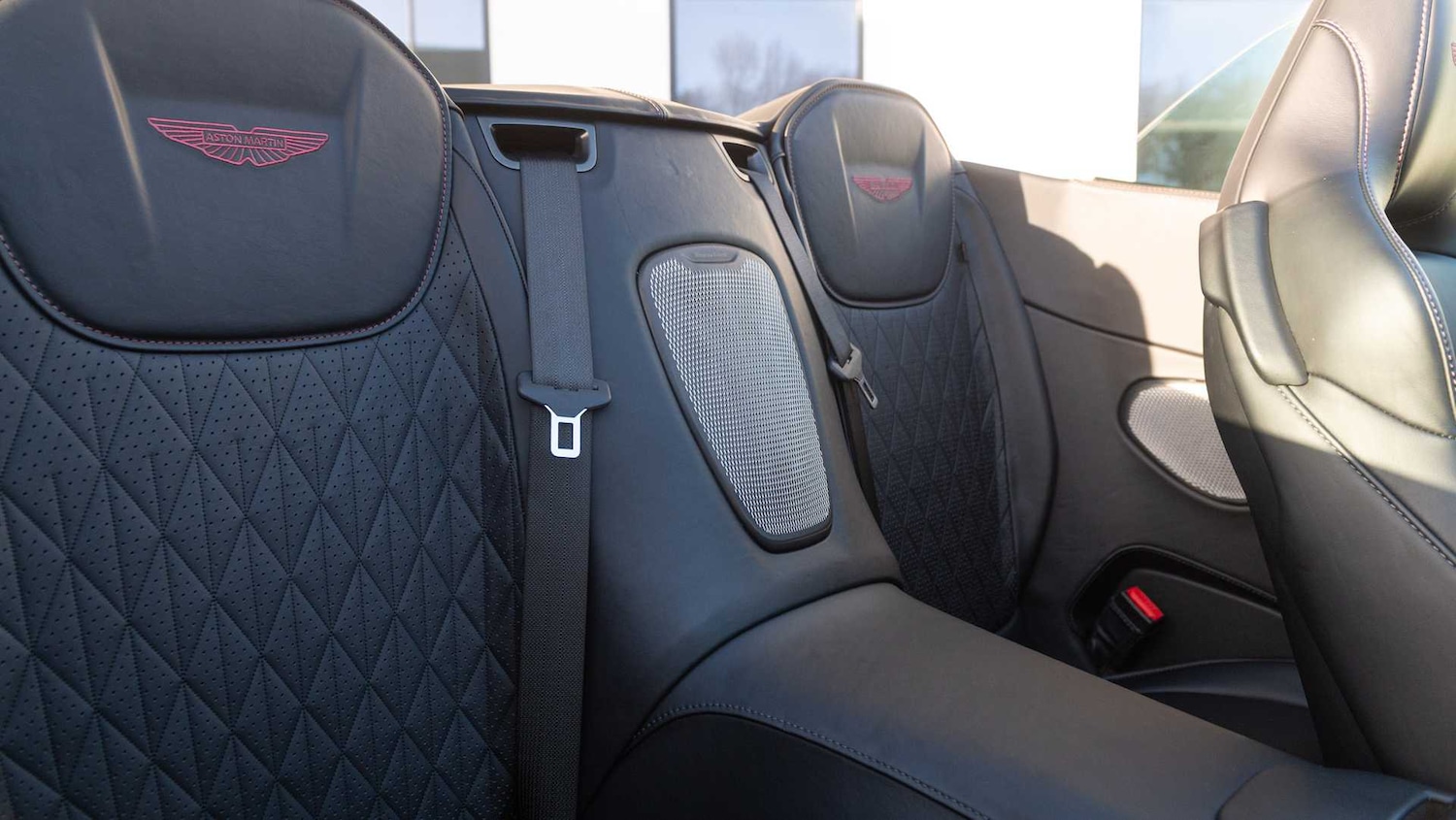 Used Aston Martin V8 2025 for sale - 77018871: Photo 15