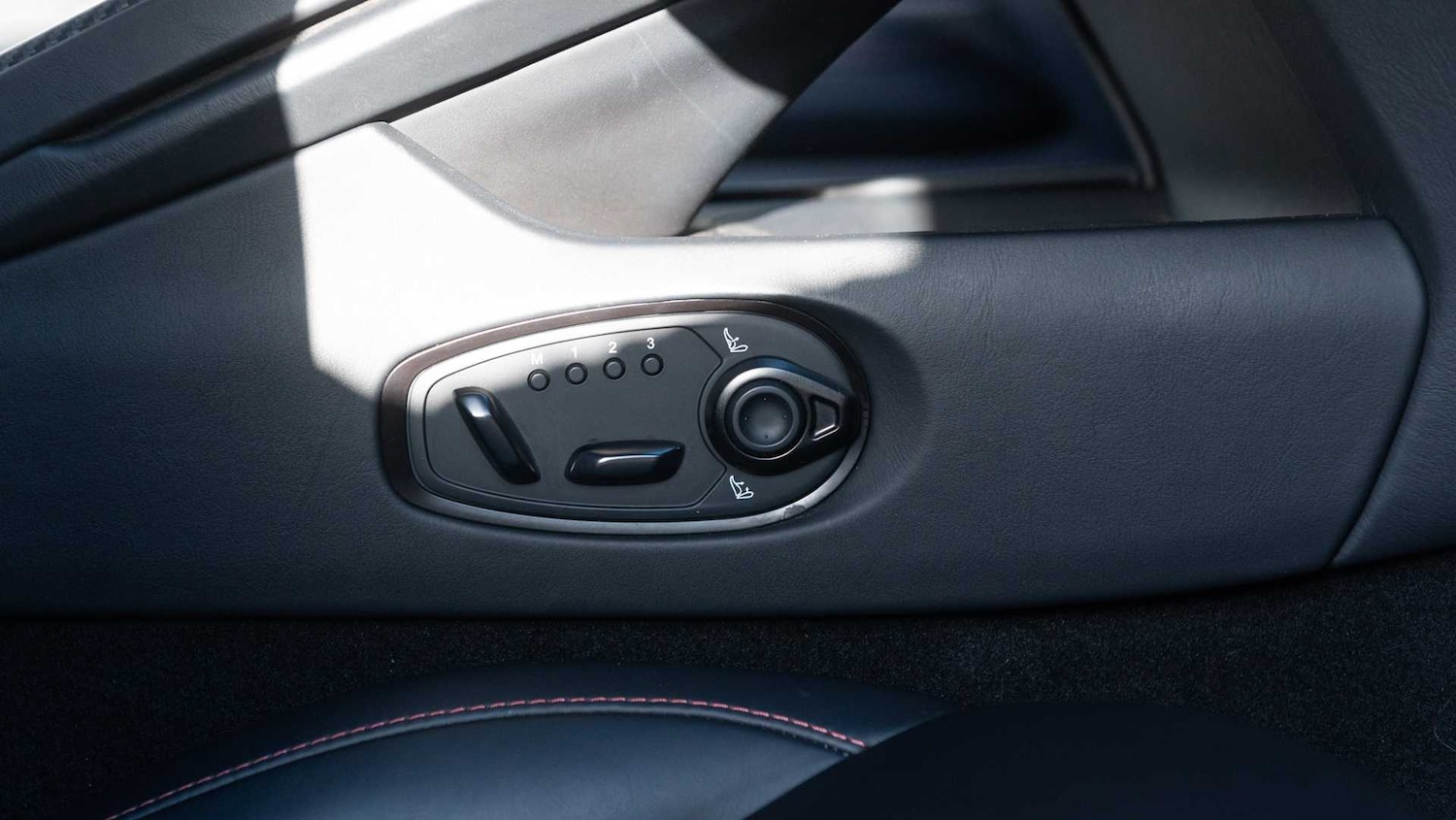 Used Aston Martin V8 2025 for sale - 77018871: Photo 16