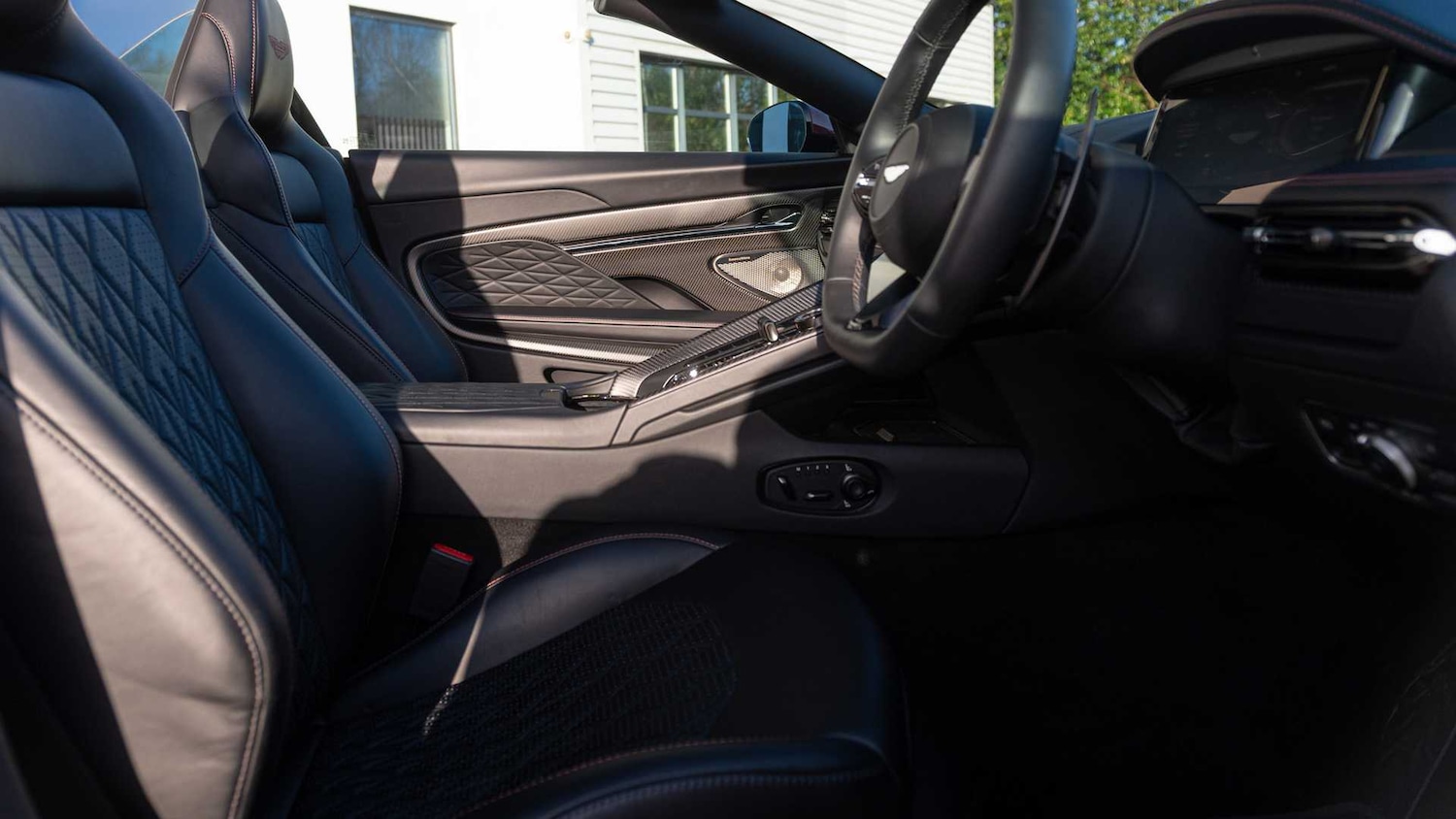 Used Aston Martin V8 2025 for sale - 77018871: Photo 30