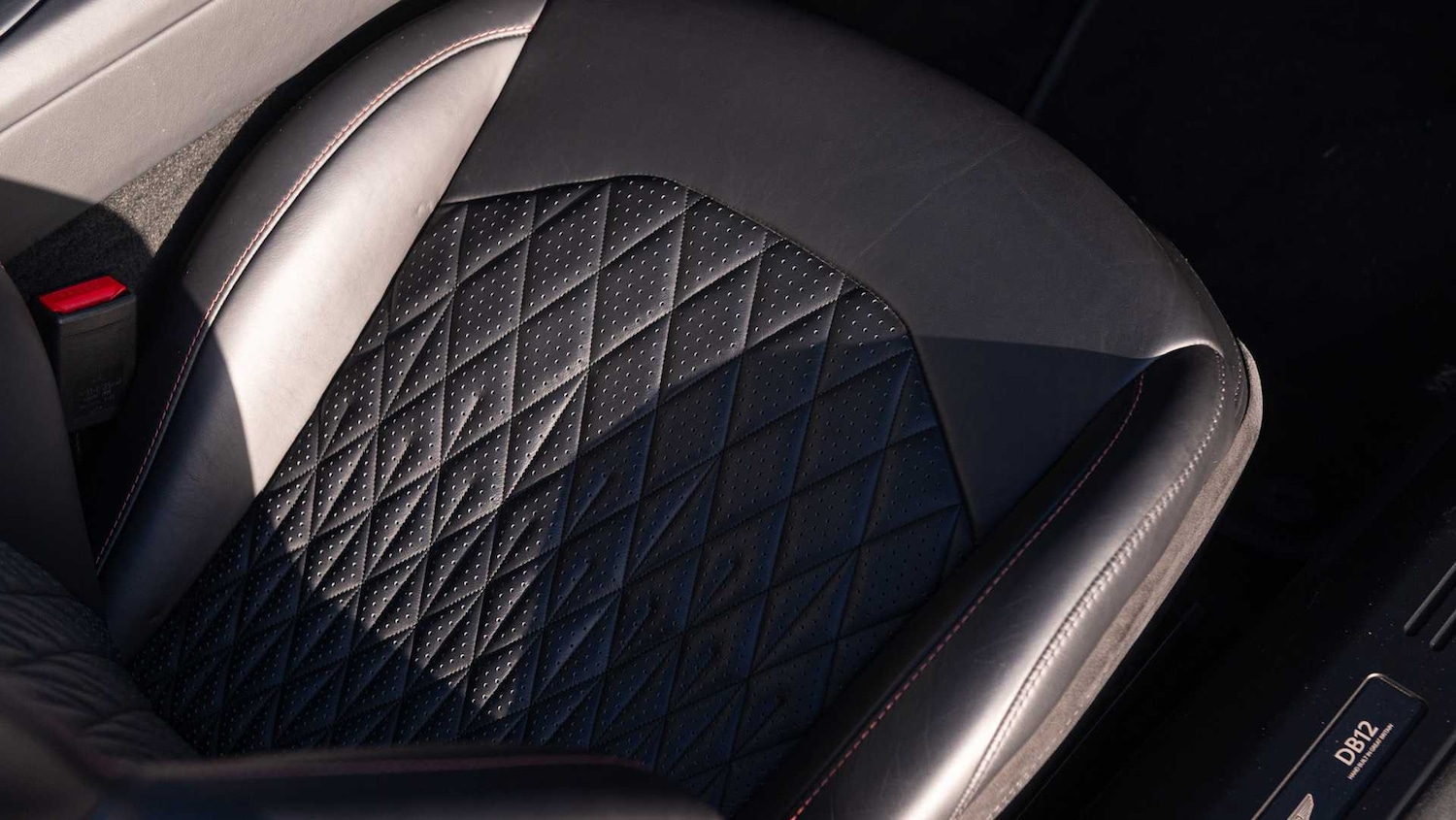 Used Aston Martin V8 2025 for sale - 77018871: Photo 31