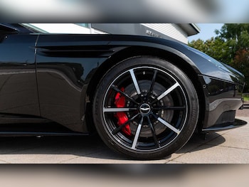 Used Aston Martin DB11 2022 for sale - 78760977: Photo