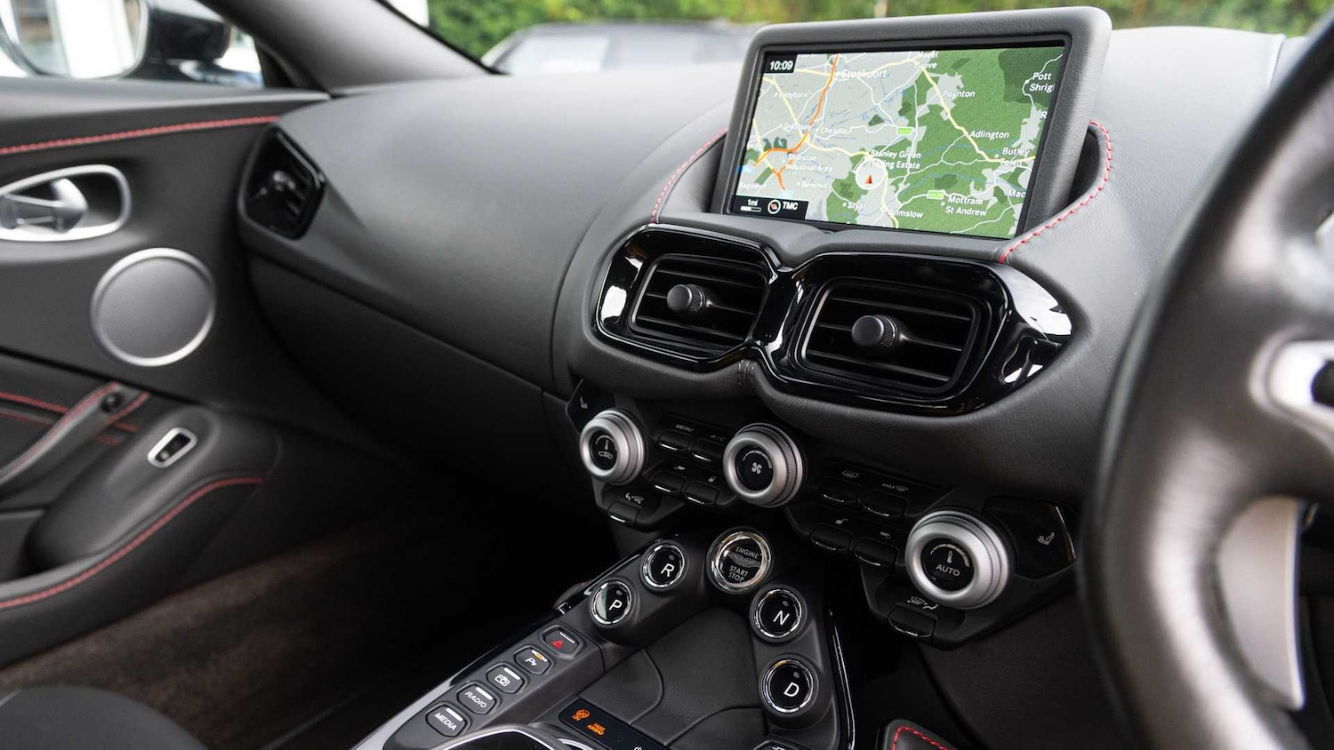 Used Aston Martin Vantage 2019 for sale - 77601306: Photo 10