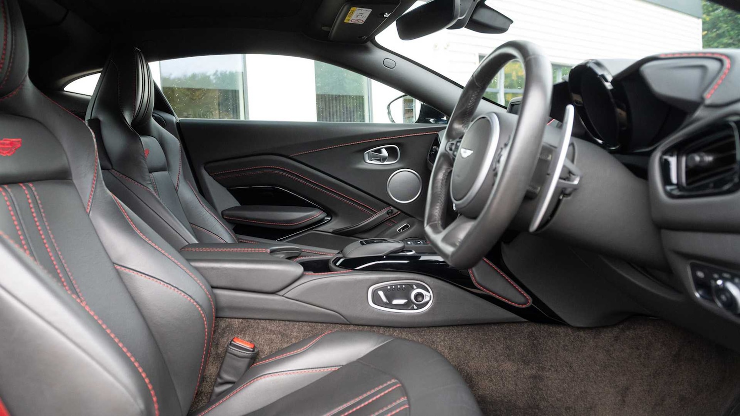 Used Aston Martin Vantage 2019 for sale - 77601306: Photo 27