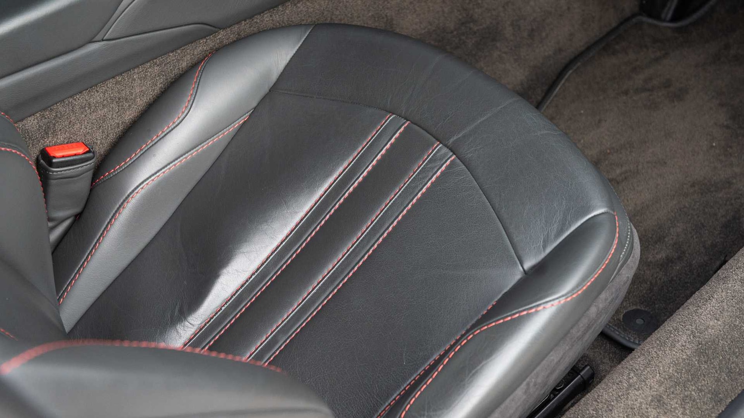 Used Aston Martin Vantage 2019 for sale - 77601306: Photo 28