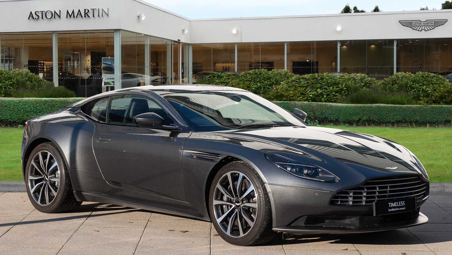Used Aston Martin DB11 2019 for sale - 76668958: Photo 1