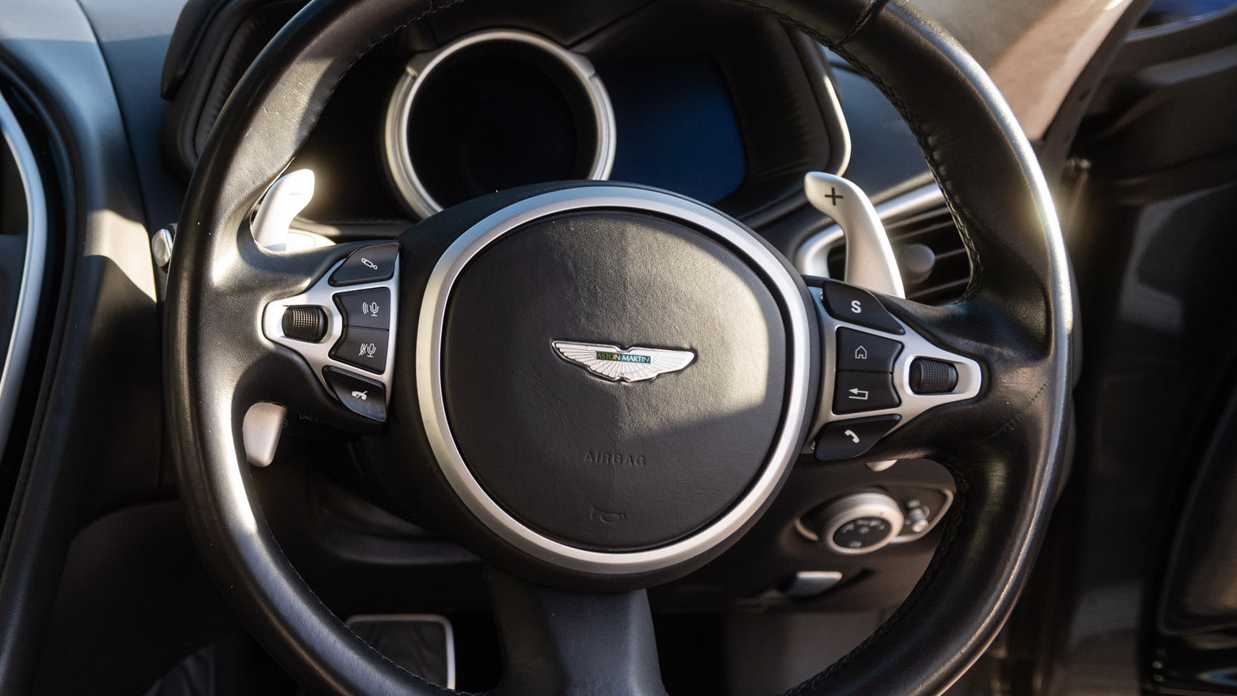 Used Aston Martin DB11 2019 for sale - 76668958: Photo 11