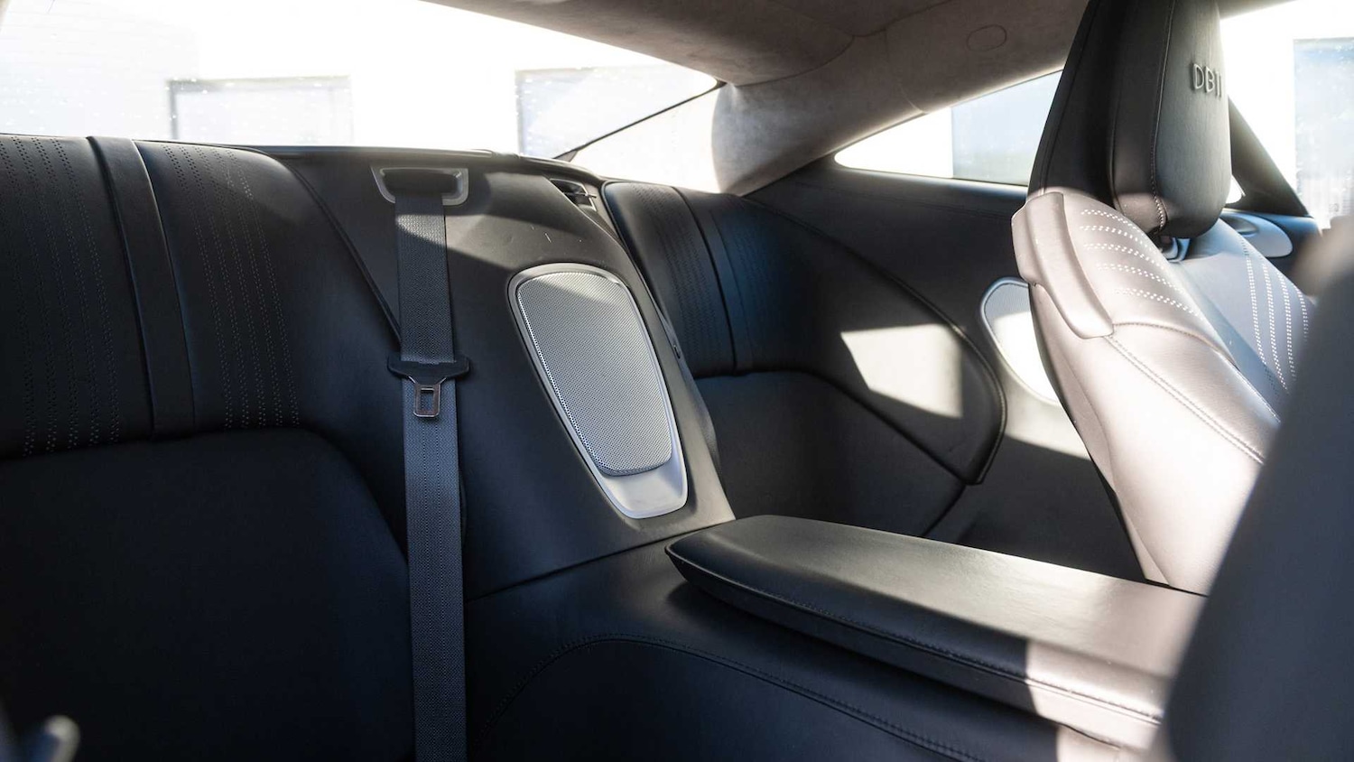 Used Aston Martin DB11 2019 for sale - 76668958: Photo 15