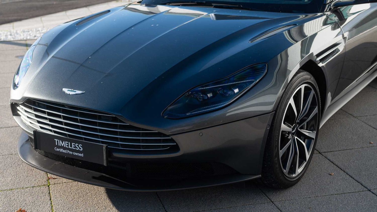 Used Aston Martin DB11 2019 for sale - 76668958: Photo 19