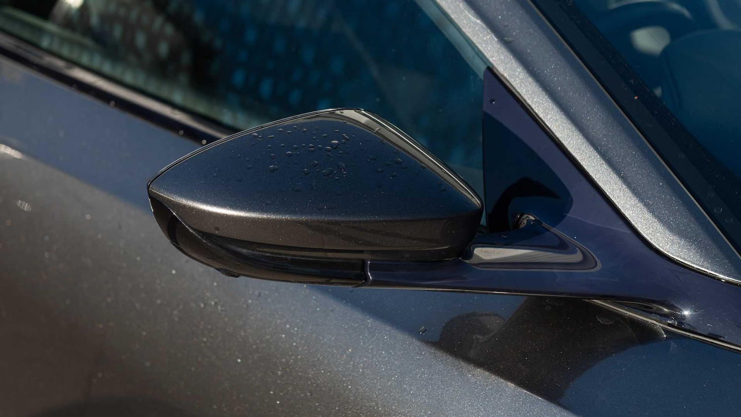 Used Aston Martin DB11 2019 for sale - 76668958: Photo 22