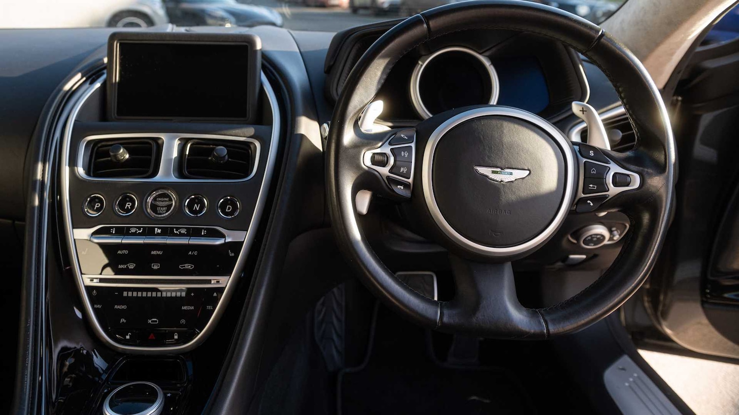 Used Aston Martin DB11 2019 for sale - 76668958: Photo 31