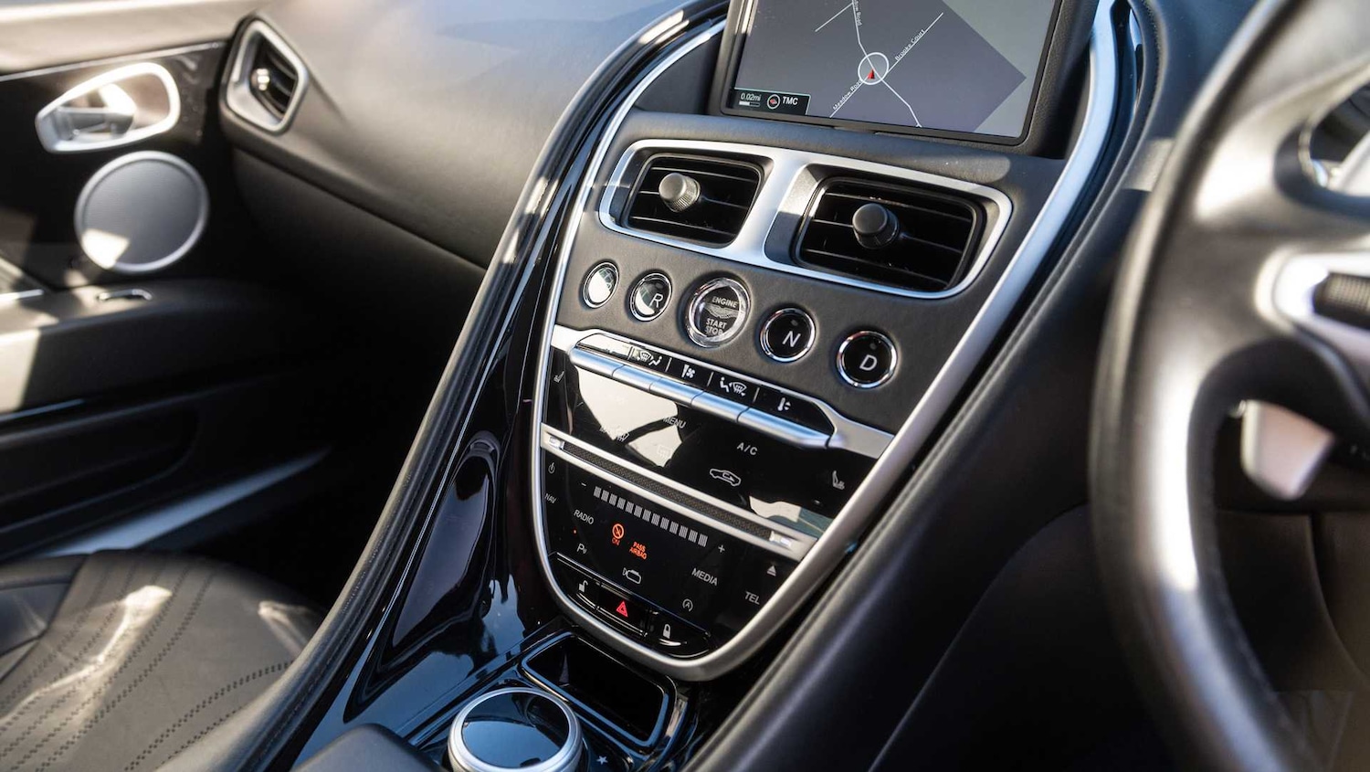 Used Aston Martin DB11 2019 for sale - 76668958: Photo 32