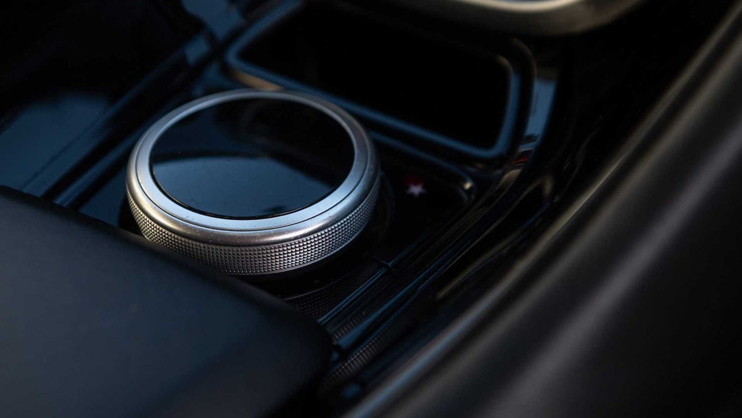 Used Aston Martin DB11 2019 for sale - 76668958: Photo 34