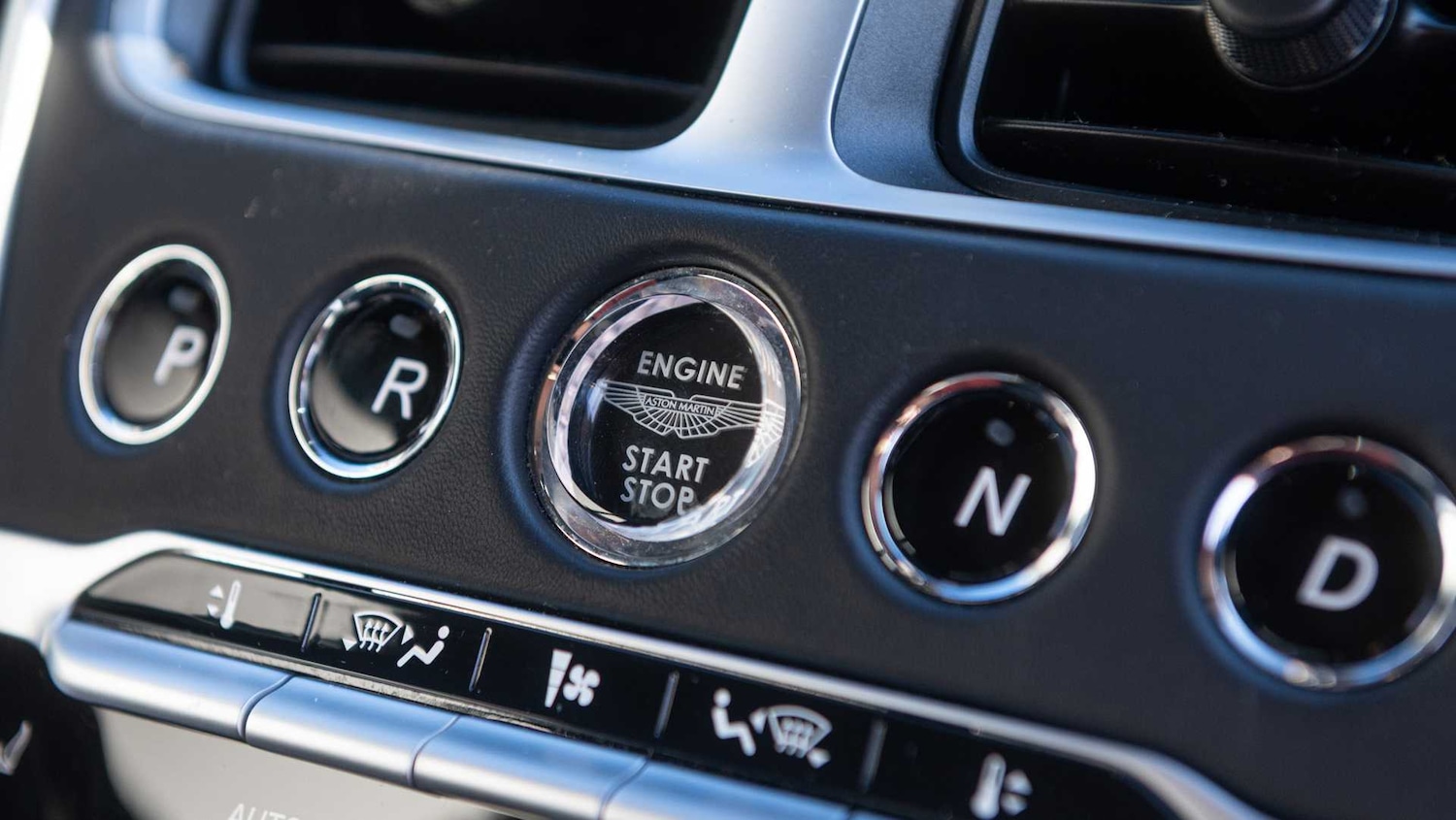 Used Aston Martin DB11 2019 for sale - 76668958: Photo 35