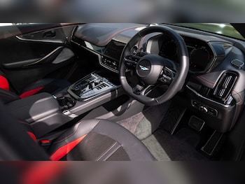 Used Aston Martin DBX 2024 for sale - 75861103: Photo