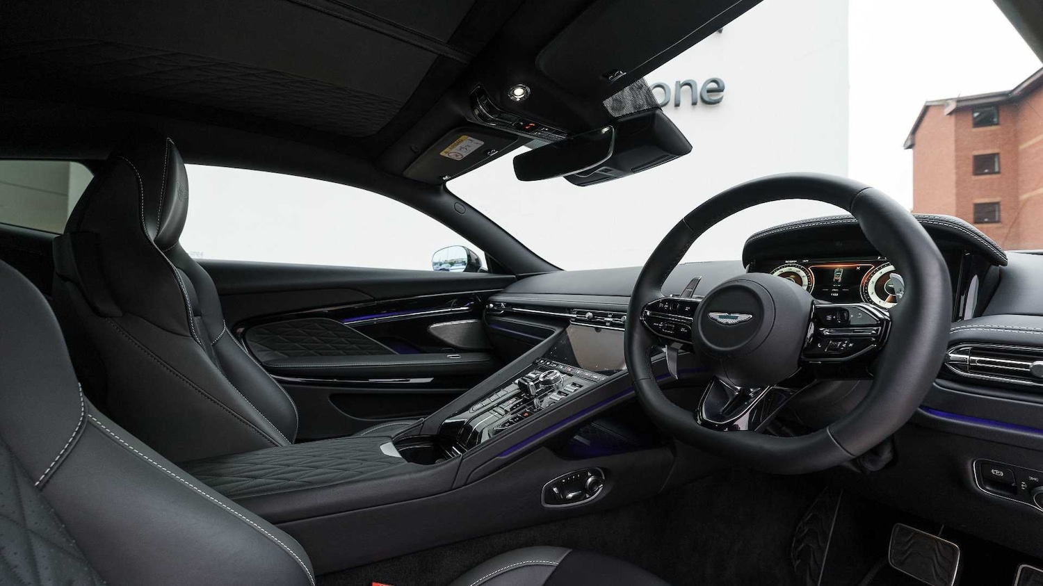 Used Aston Martin V8 2023 for sale - 76827740: Photo 4