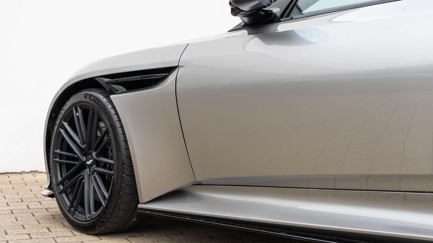 Used Aston Martin V8 2023 for sale - 76827740: Photo 9