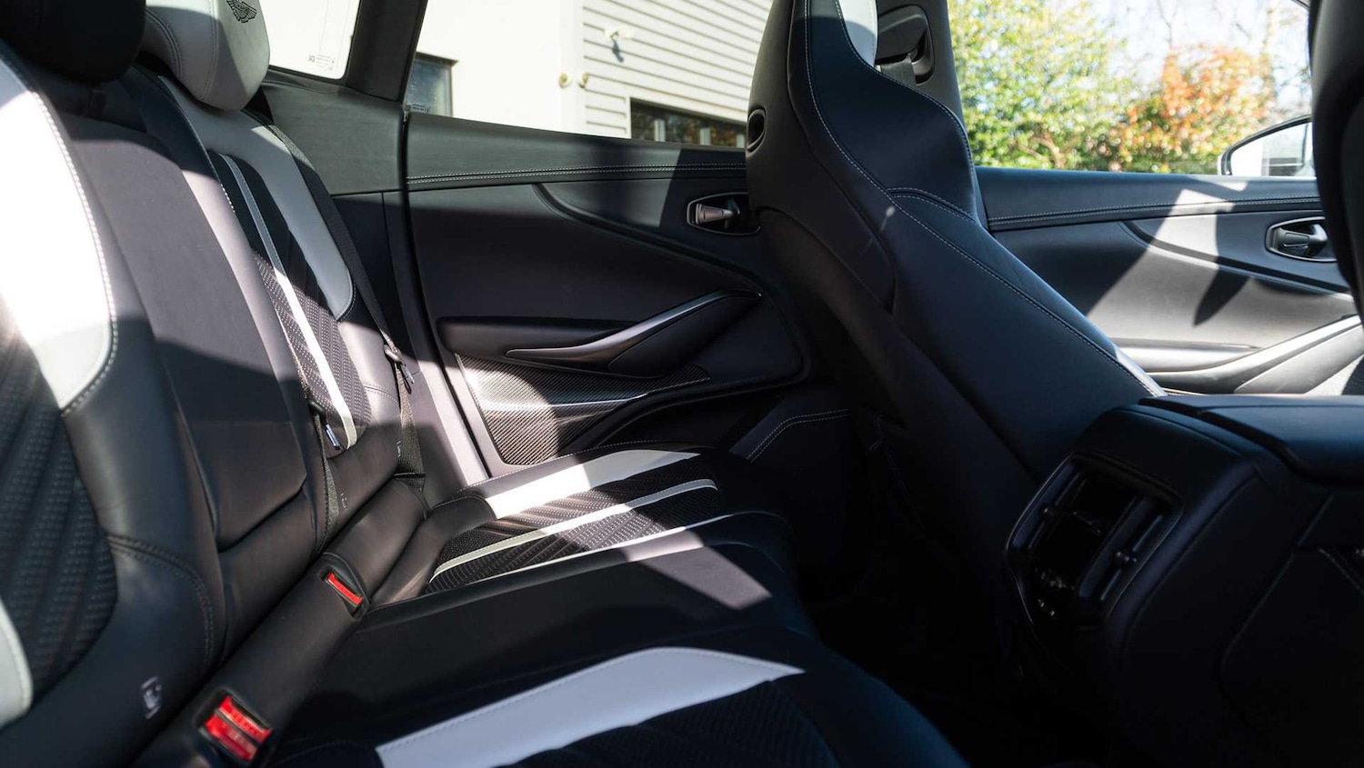 Used Aston Martin DBX 2022 for sale - 77772079: Photo 14