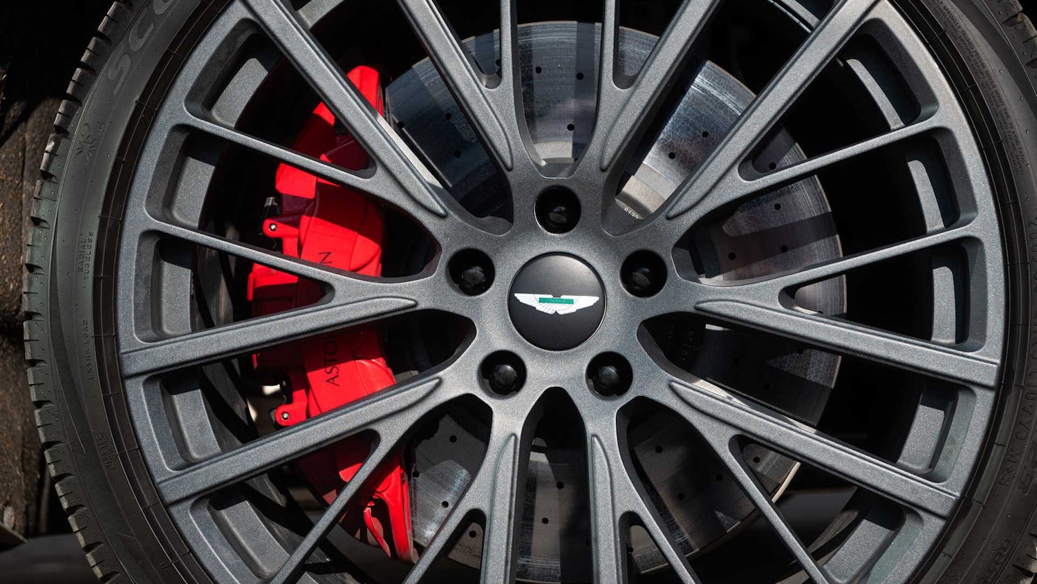 Used Aston Martin DBX 2022 for sale - 77772079: Photo 17