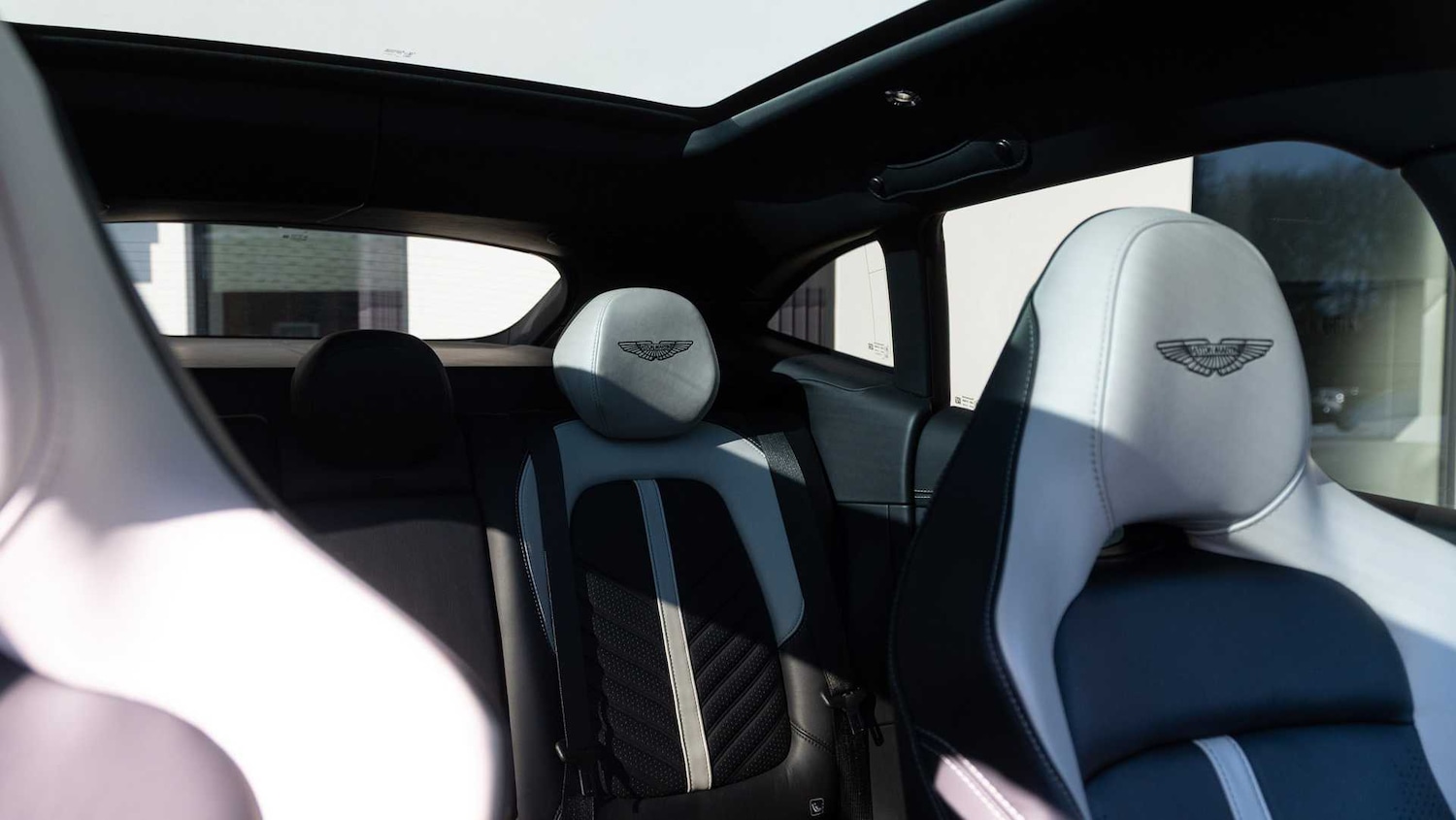 Used Aston Martin DBX 2022 for sale - 77772079: Photo 30