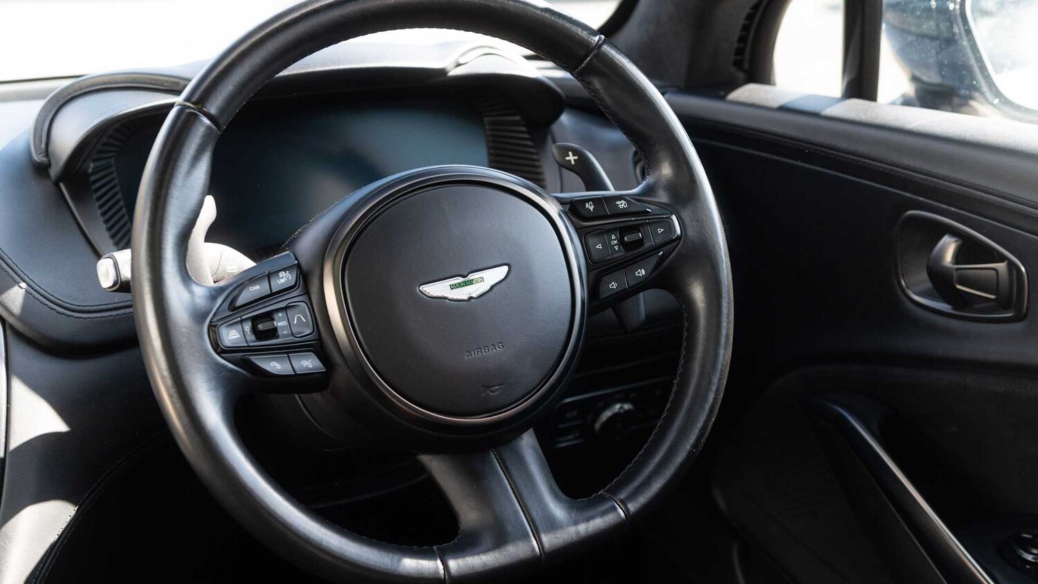 Used Aston Martin DBX 2023 for sale - 78149098: Photo 29