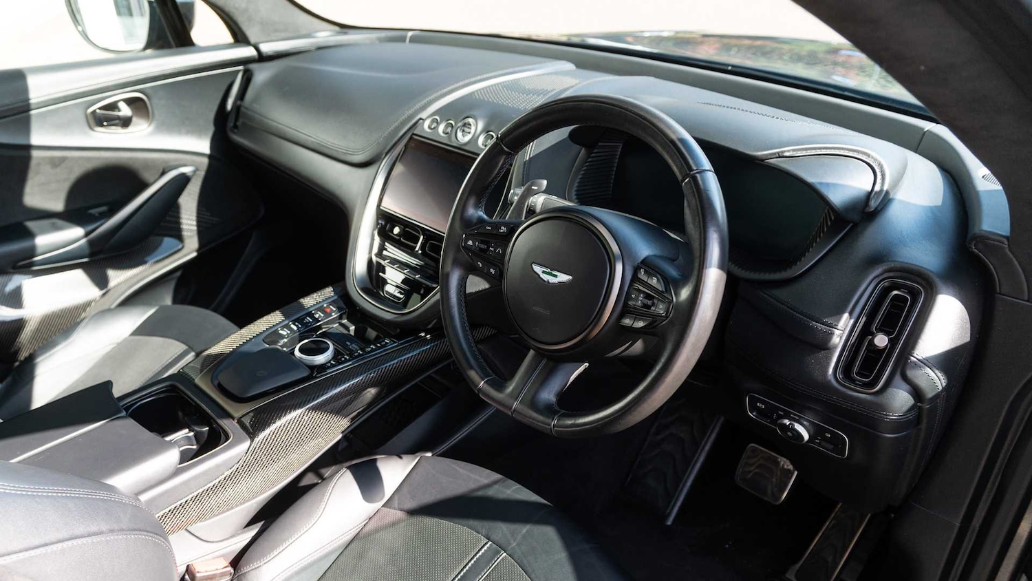 Used Aston Martin DBX 2023 for sale - 78149098: Photo 3