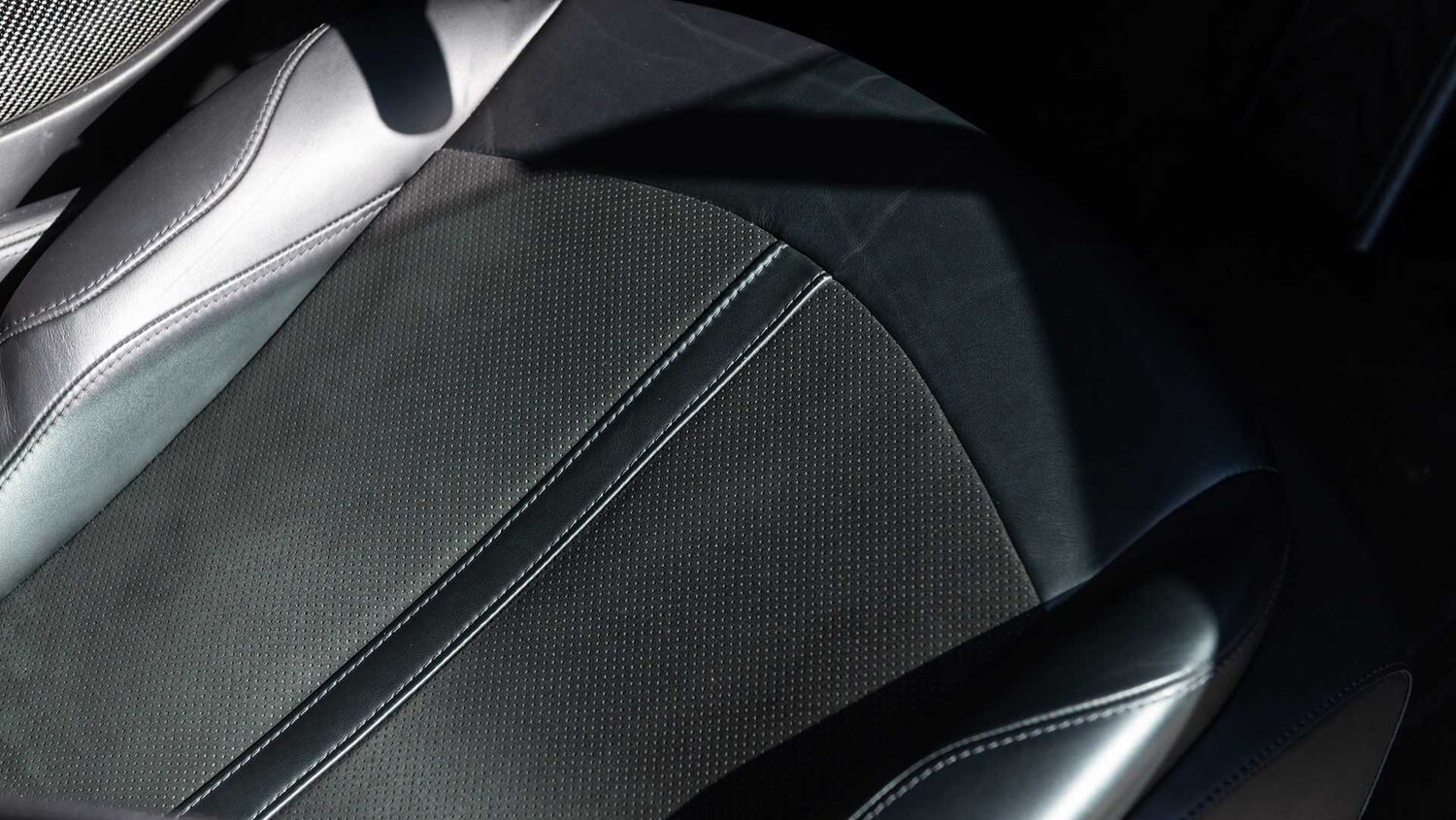 Used Aston Martin DBX 2023 for sale - 78149098: Photo 30