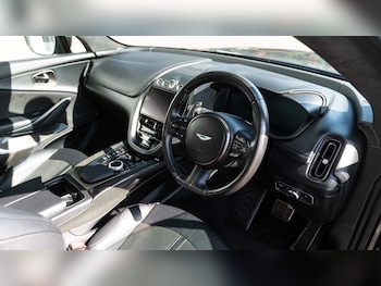 Used Aston Martin DBX 2023 for sale - 78149098: Photo