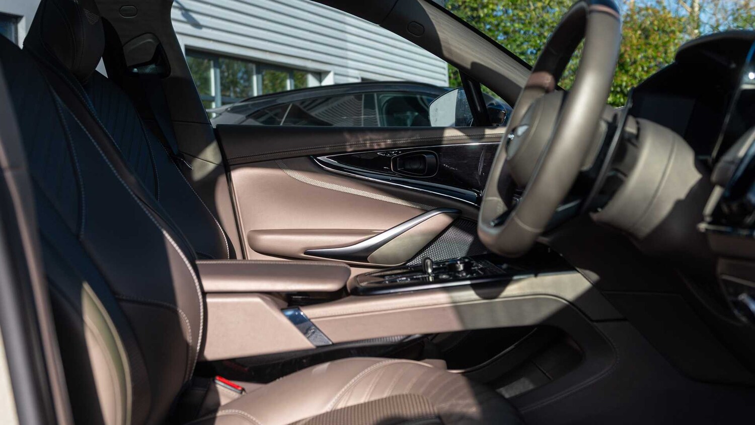 Used Aston Martin DBX 2024 for sale - 77389949: Photo 29