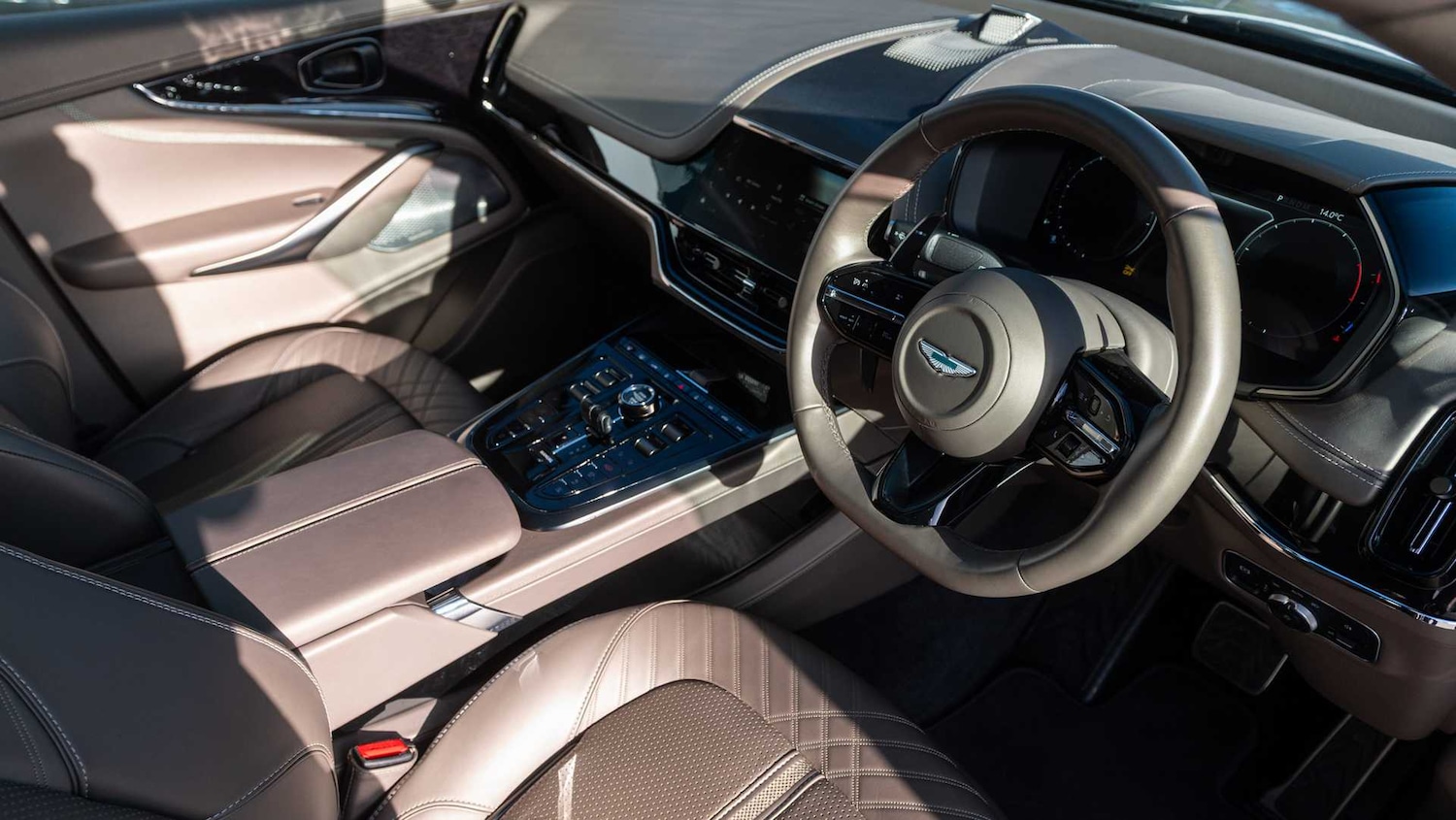 Used Aston Martin DBX 2024 for sale - 77389949: Photo 3