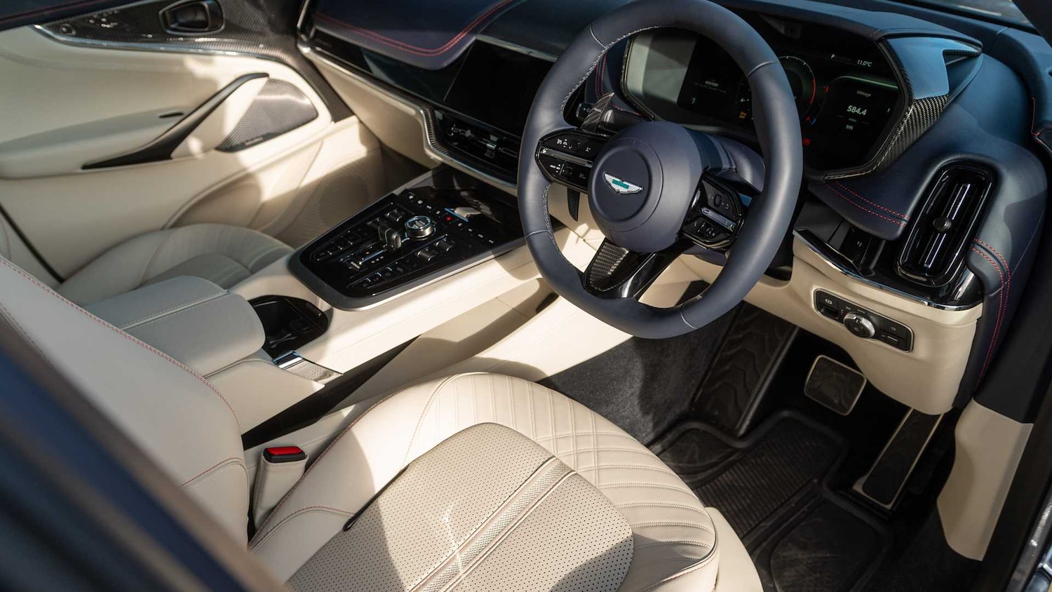 Used Aston Martin DBX 2025 for sale - 77726801: Photo 3