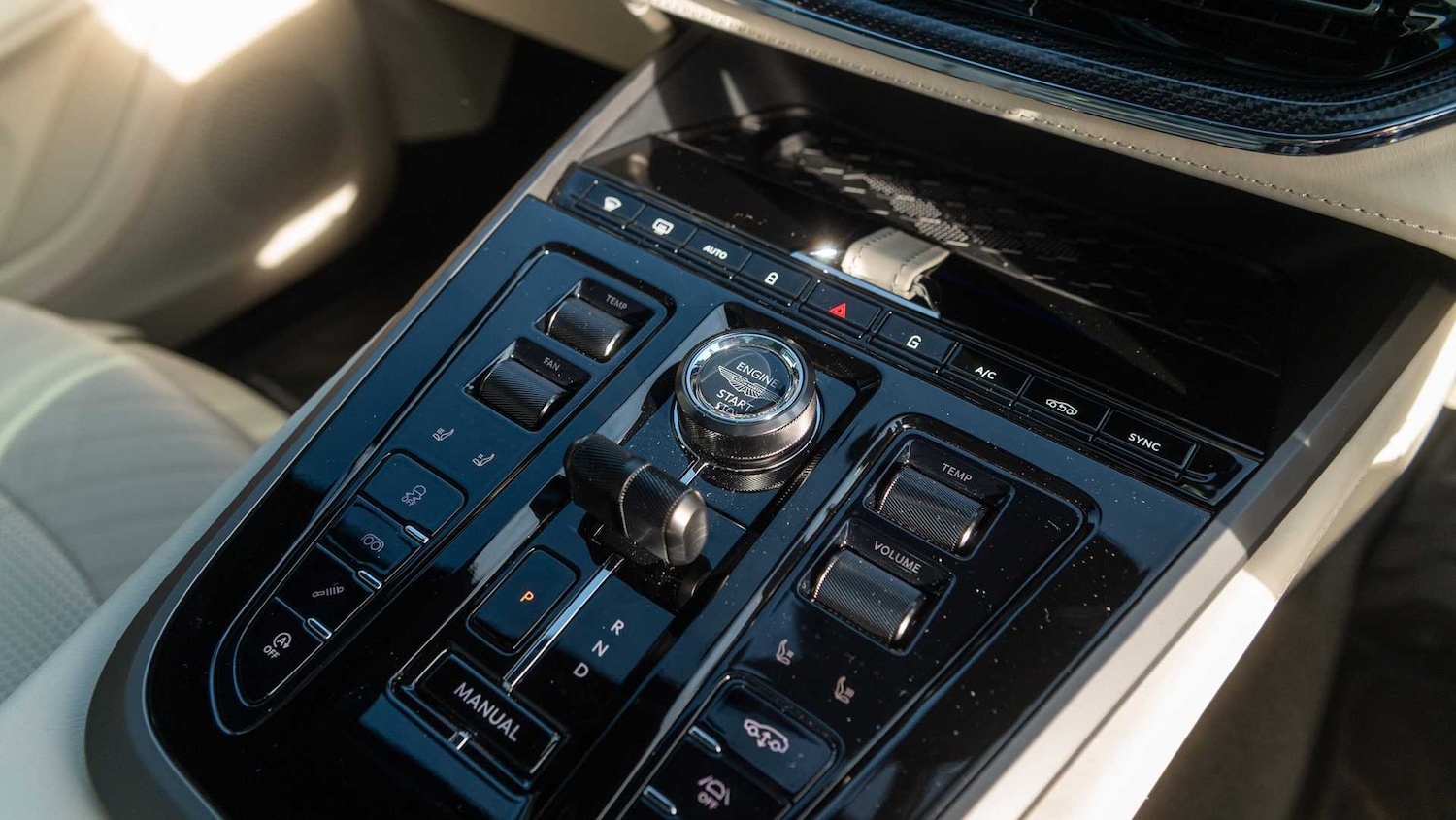 Used Aston Martin DBX 2025 for sale - 77726801: Photo 34